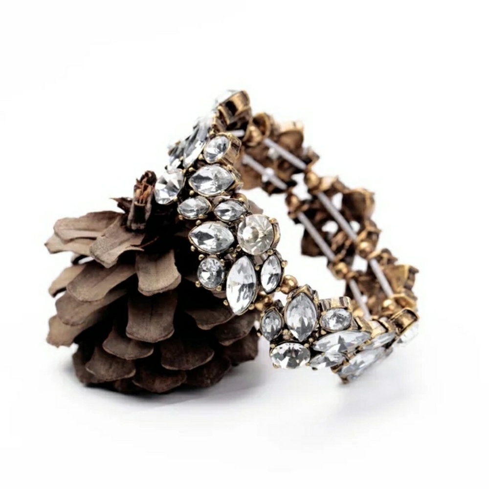 Flower Crystal Vintage Gold Statement Bracelet - Picture 4 of 6